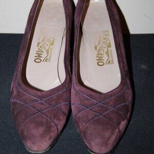 Salvatore Ferragamo Suede Burgundy Wine Low Heel Pumps Italy Size 8 AAAA